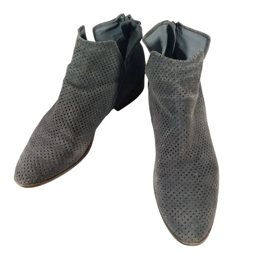 CROWN VINTAGE! DOVE GRAY GENUINE LEATHER PERFORATED DETAIL ANKLE BOOTS! SZ 10M
